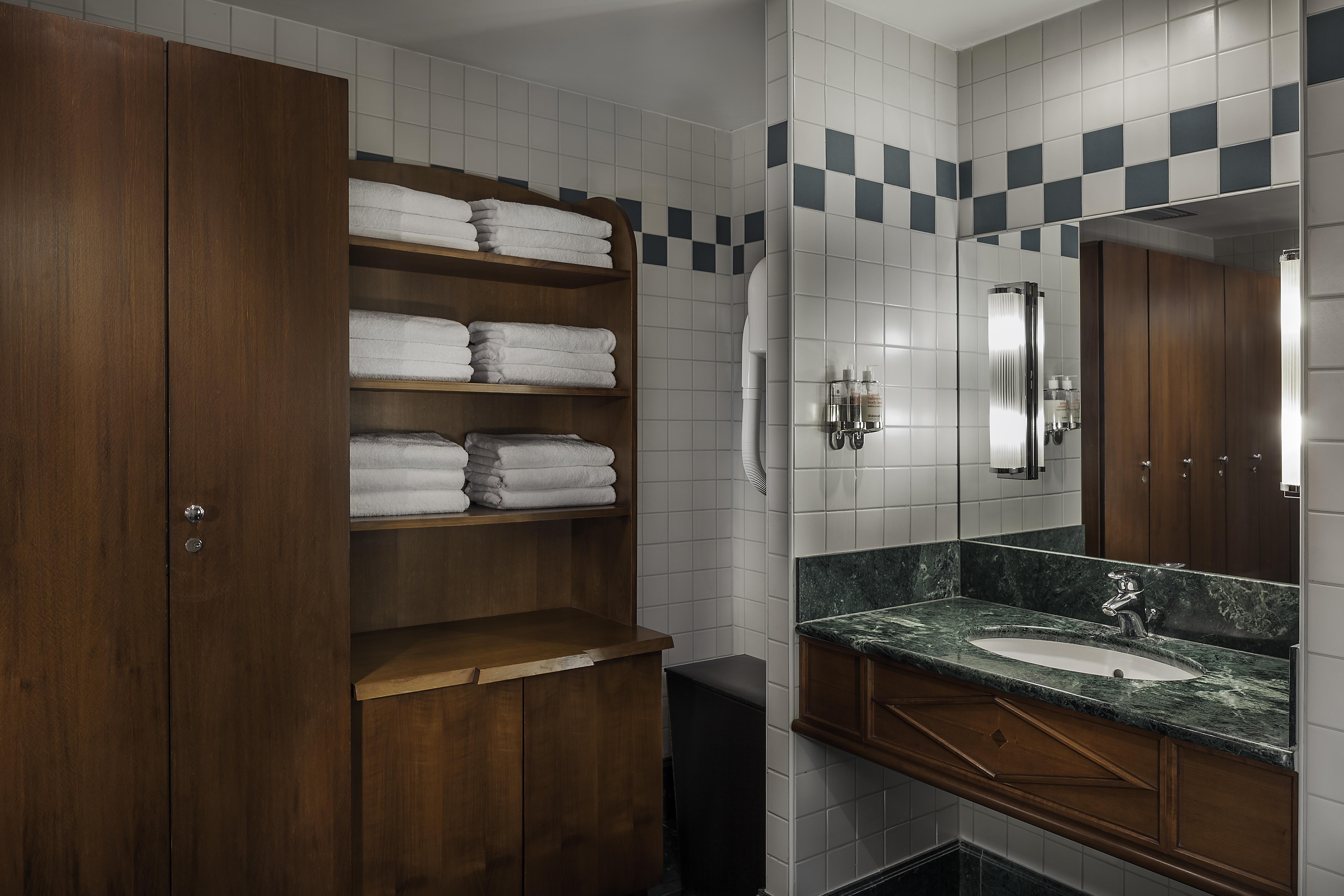 Almanac X Alcron Prague Hotel Exterior photo Bathroom